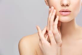 Sensitive skin: The best skincare routine + the tips to care for it